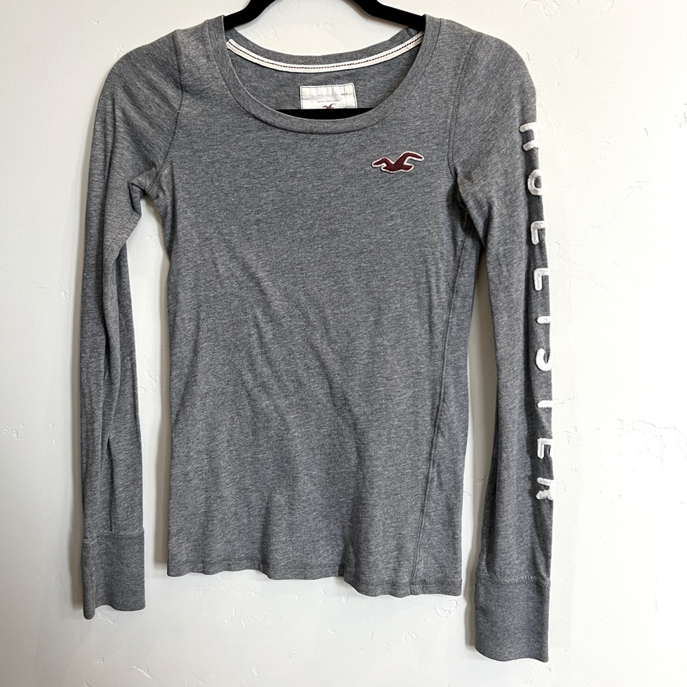 Hollister long sleeve logo tee, grey size small